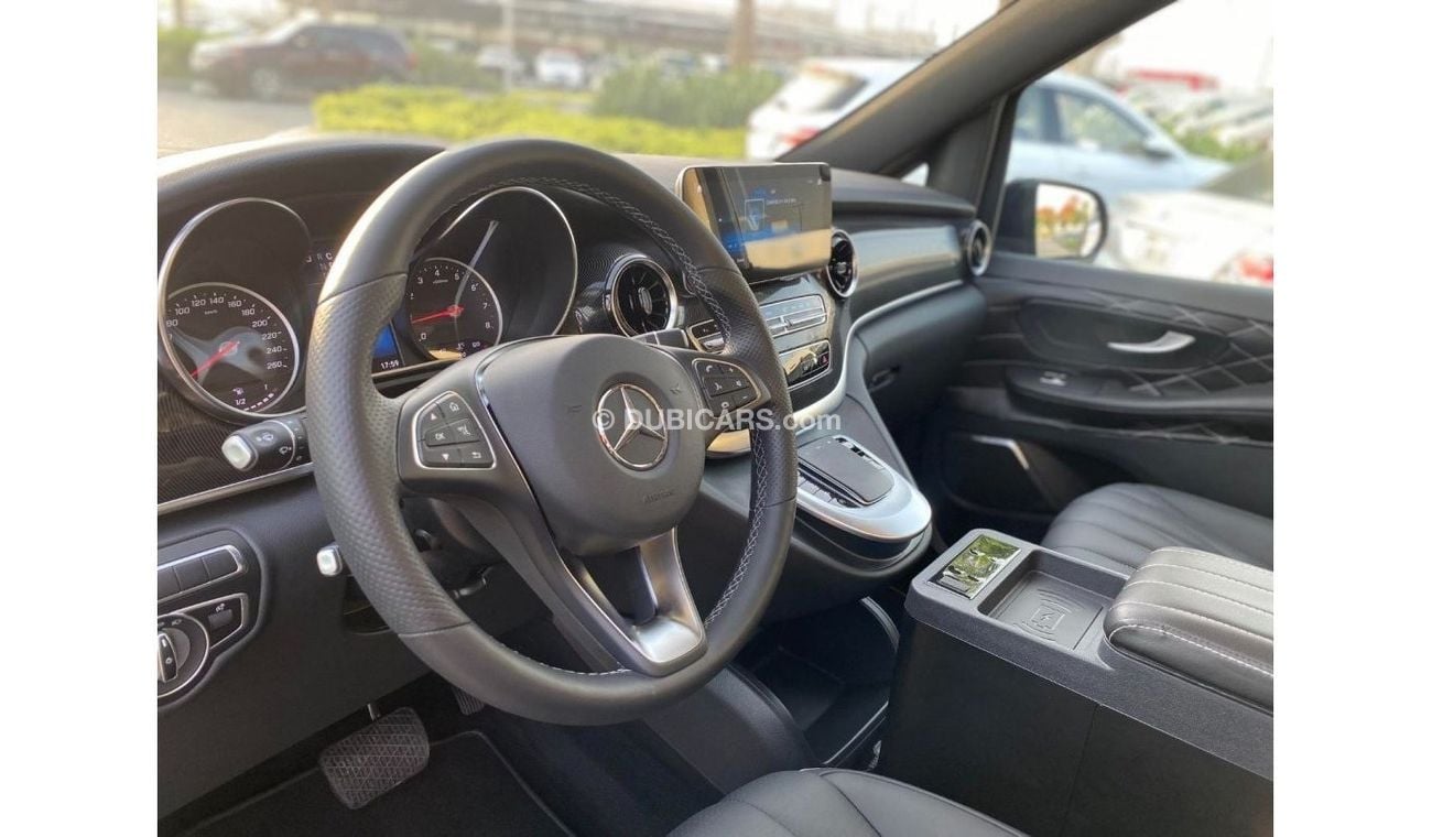 مرسيدس بنز V 250 1 OF 50**2022**GCC SPEC UNDER WARRANTY AND SERVICE