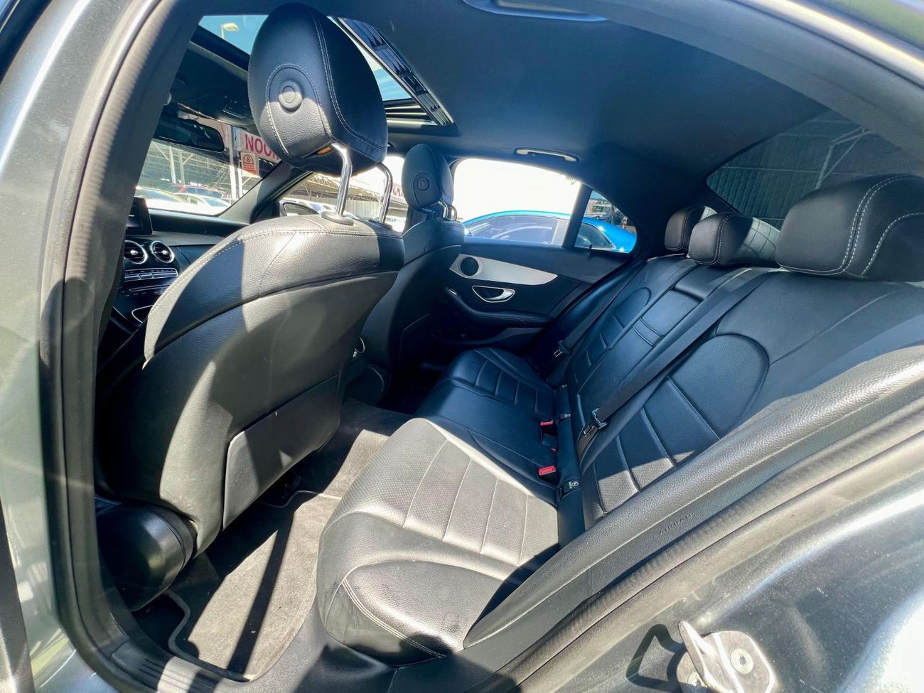 Mercedes-Benz C 300 AMG Pack 2.0L warranty one year bank financie available