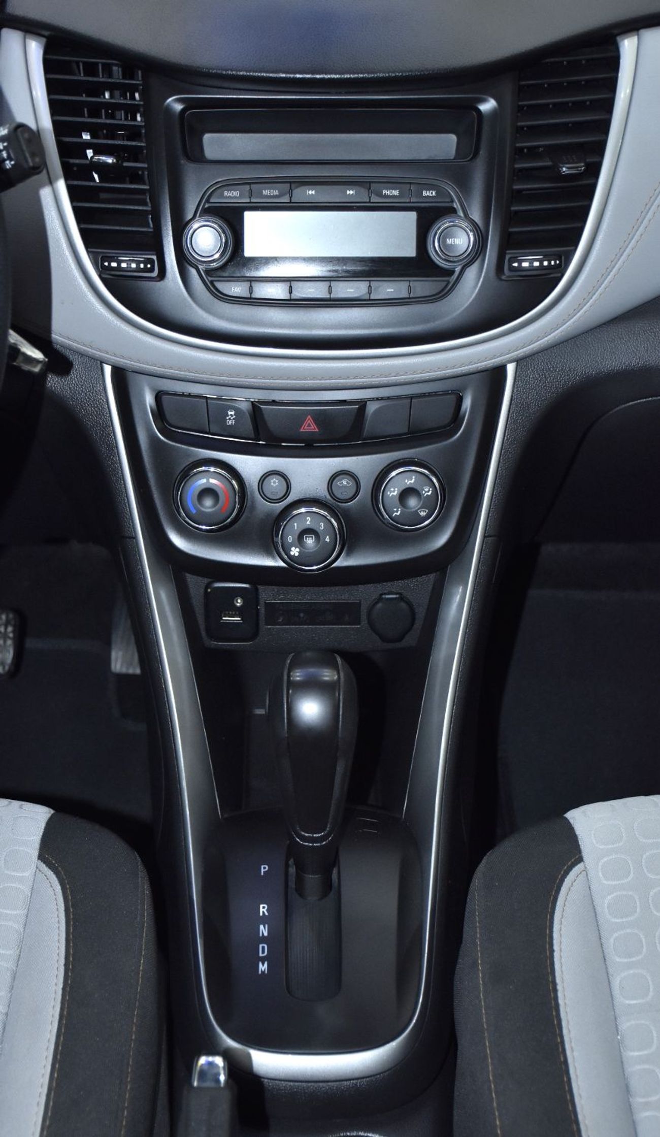 شيفروليه تراكس EXCELLENT DEAL for our Chevrolet Trax LT ( 2019 Model ) in Brown / Beige Color GCC Specs