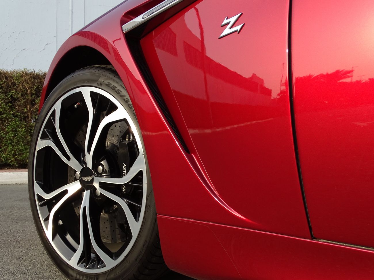 Aston Martin Vantage Zagato 1-150 cars