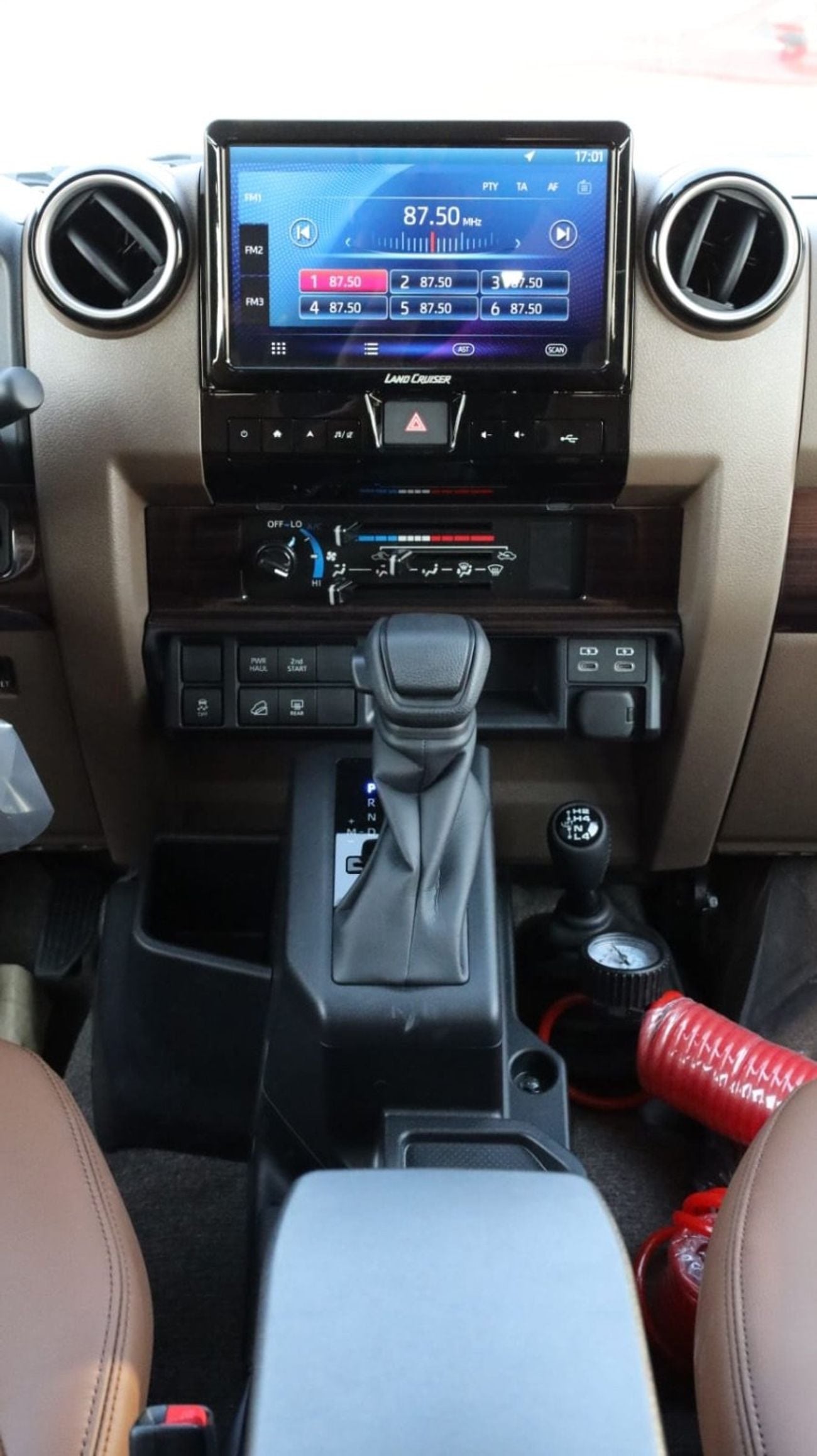 Toyota Land Cruiser 70 S-DLX 2.8L (5 Door)