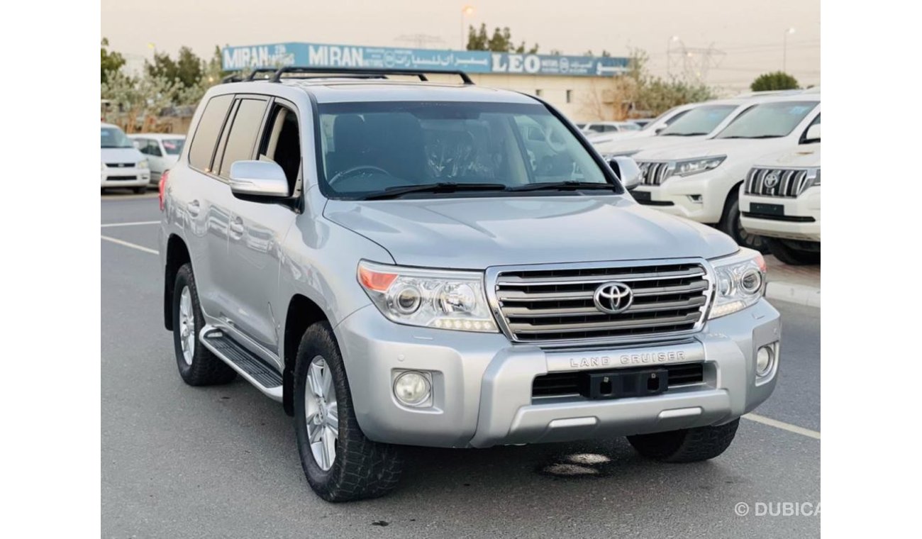 تويوتا لاند كروزر TOYOTA LAND CRUISER DIESEL ENGINE MODEL 2013 FULL OPTION