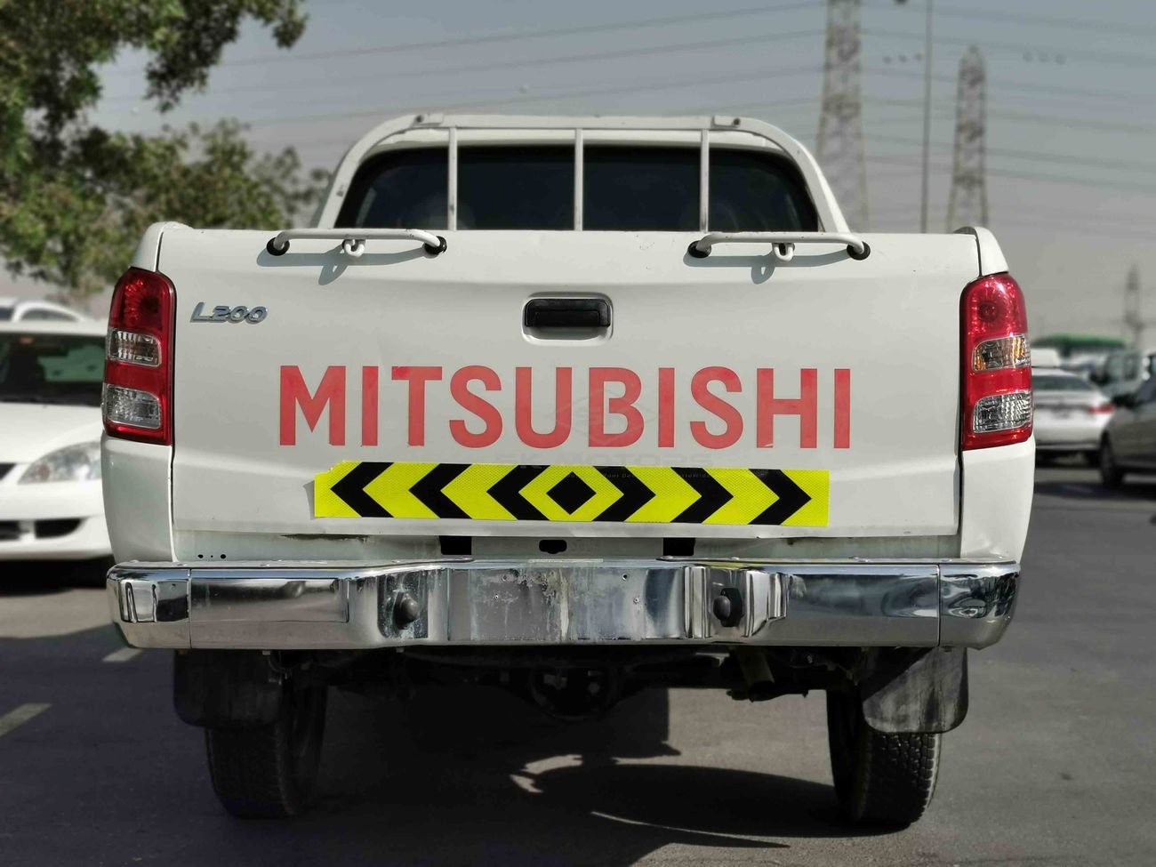 Mitsubishi L200 2.4L 4CY Petrol, 16" Rims, Fabric Seats, 4WD, Power Steering, Xenon Headlights, Radio (LOT # 9217)