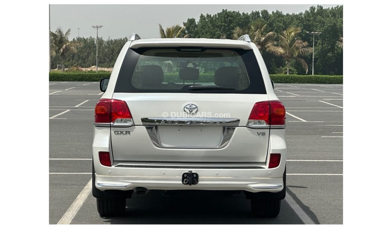 Toyota Land Cruiser MODEL 2014 GCC CAR PERFECT CONDITION INSIDE AND OUTSIDE