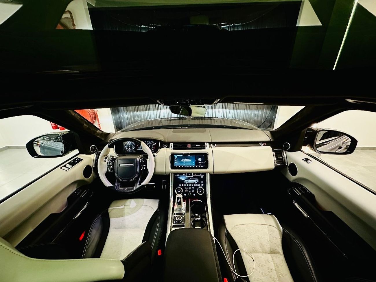 Land Rover Range Rover Sport AED 6,390 PM | SVR CARBON EDITION | UNDER WARRANTY | BRAND NEW CONDITION | LOW MILEAGE