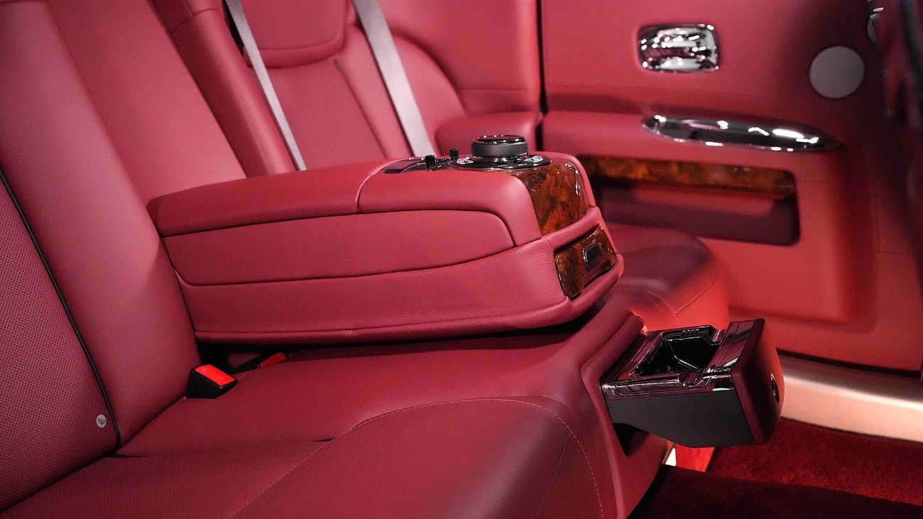 Rolls-Royce Ghost | NEGOTIABLE PRICE | FULLY LOADED | IMMACULATE CONDITION | GCC SPEC