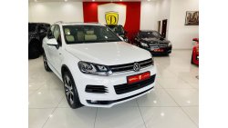 Volkswagen Touareg R-Line V6. 2013.FULLY LOADED. GCC. ACCIDENT FREE. W/FULL SERVICE CONT.HISTORY.IN PERFECT CONDITION