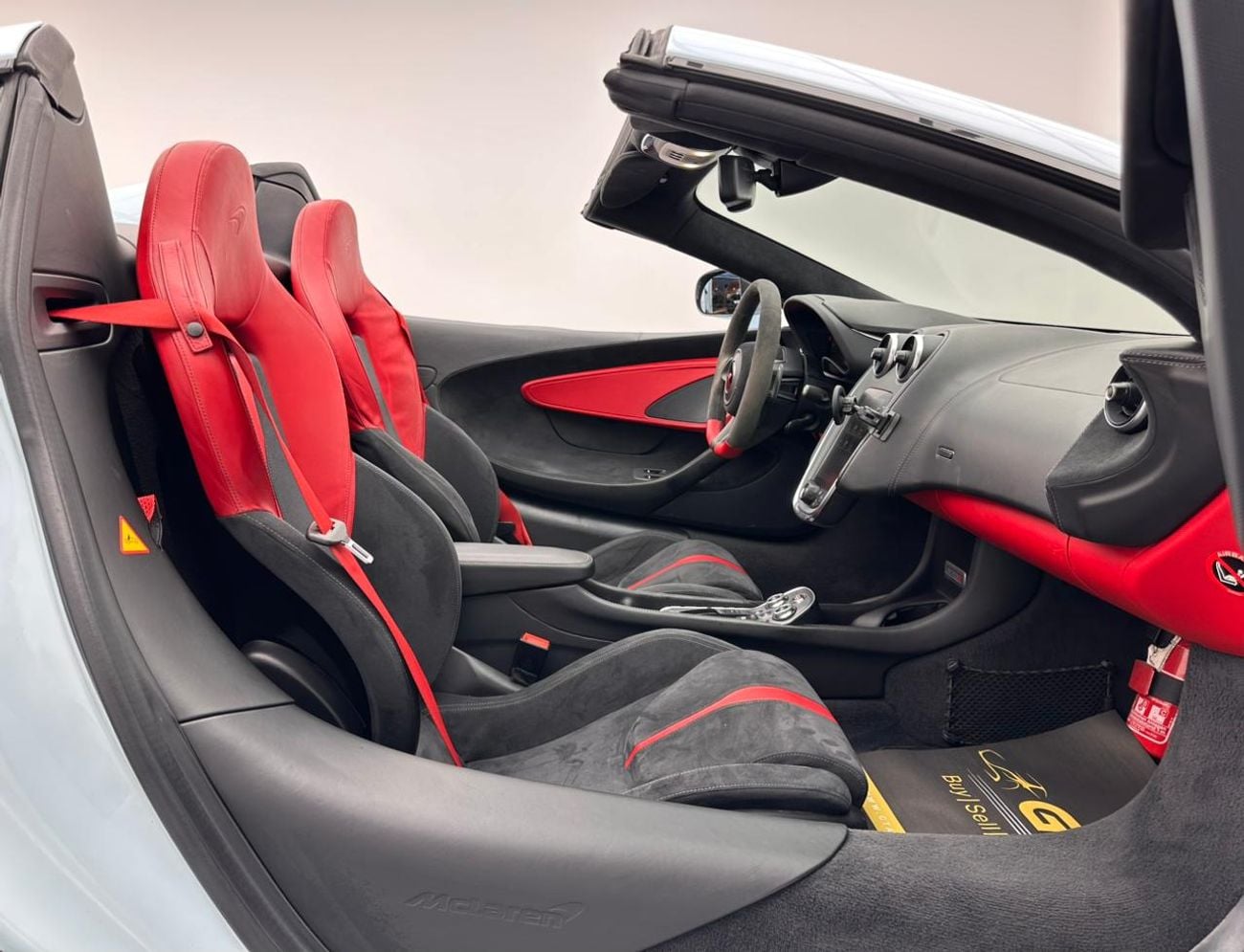 McLaren 570S Spider 2018 McLaren 570s Spider, McLaren Service History, Excellent Condition, GCC