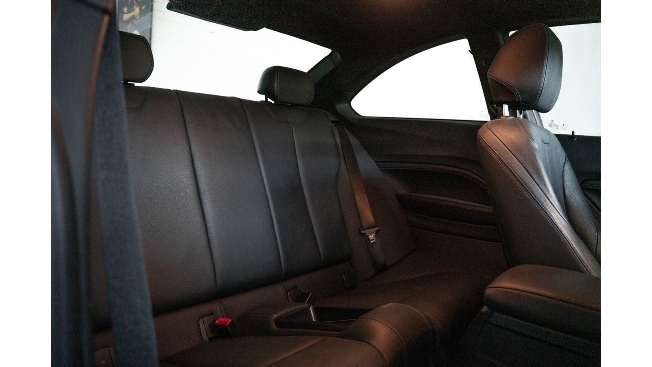 BMW 220i Std 2.0L Turbo