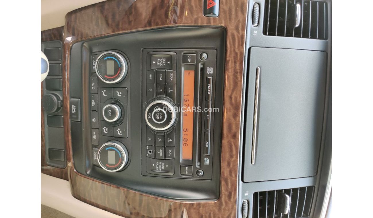 Nissan Patrol 2012 model GCC specs small engine no sunroof