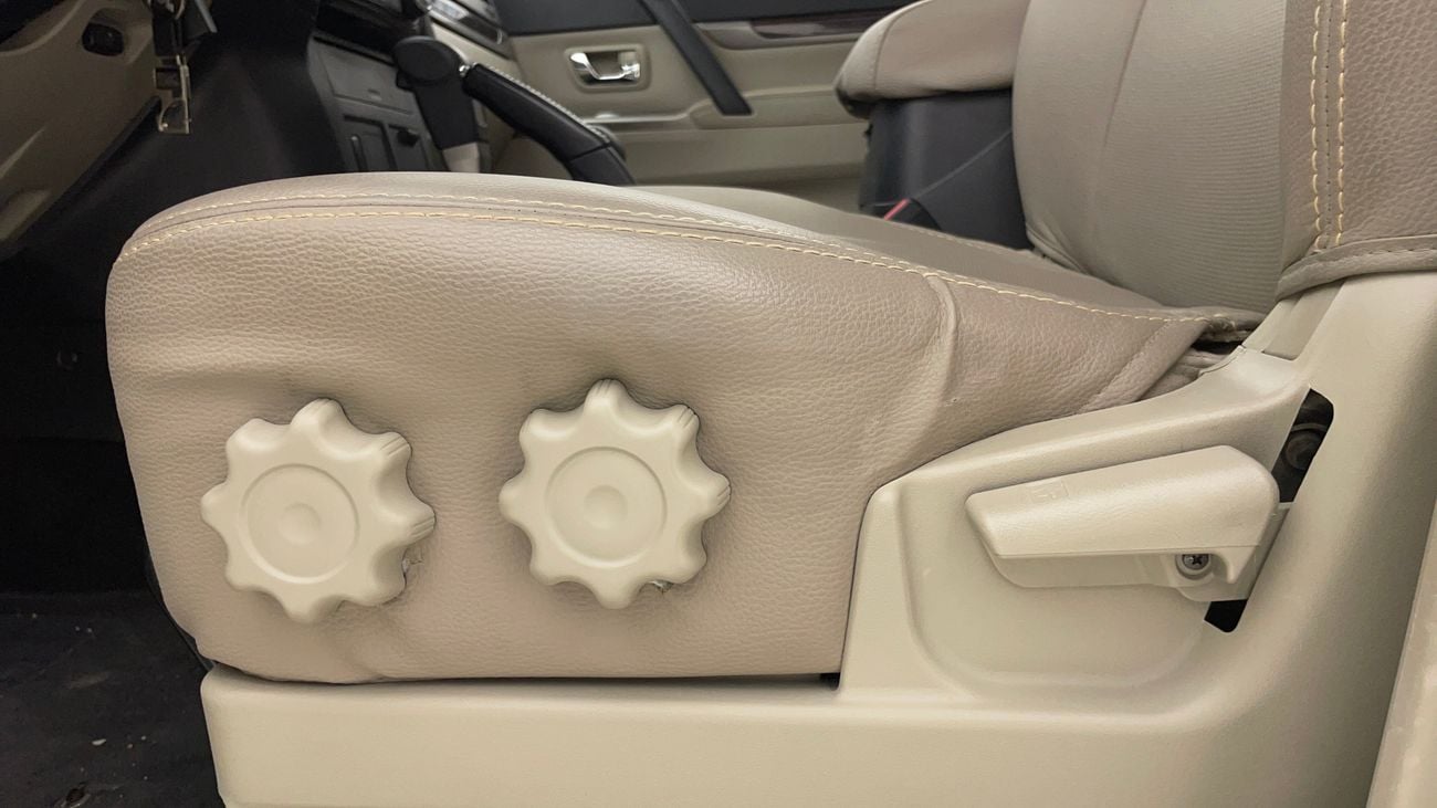 ميتسوبيشي باجيرو GLS MIDLINE 3 | بدون دفعة مقدمة | اختبار القيادة في المنزل