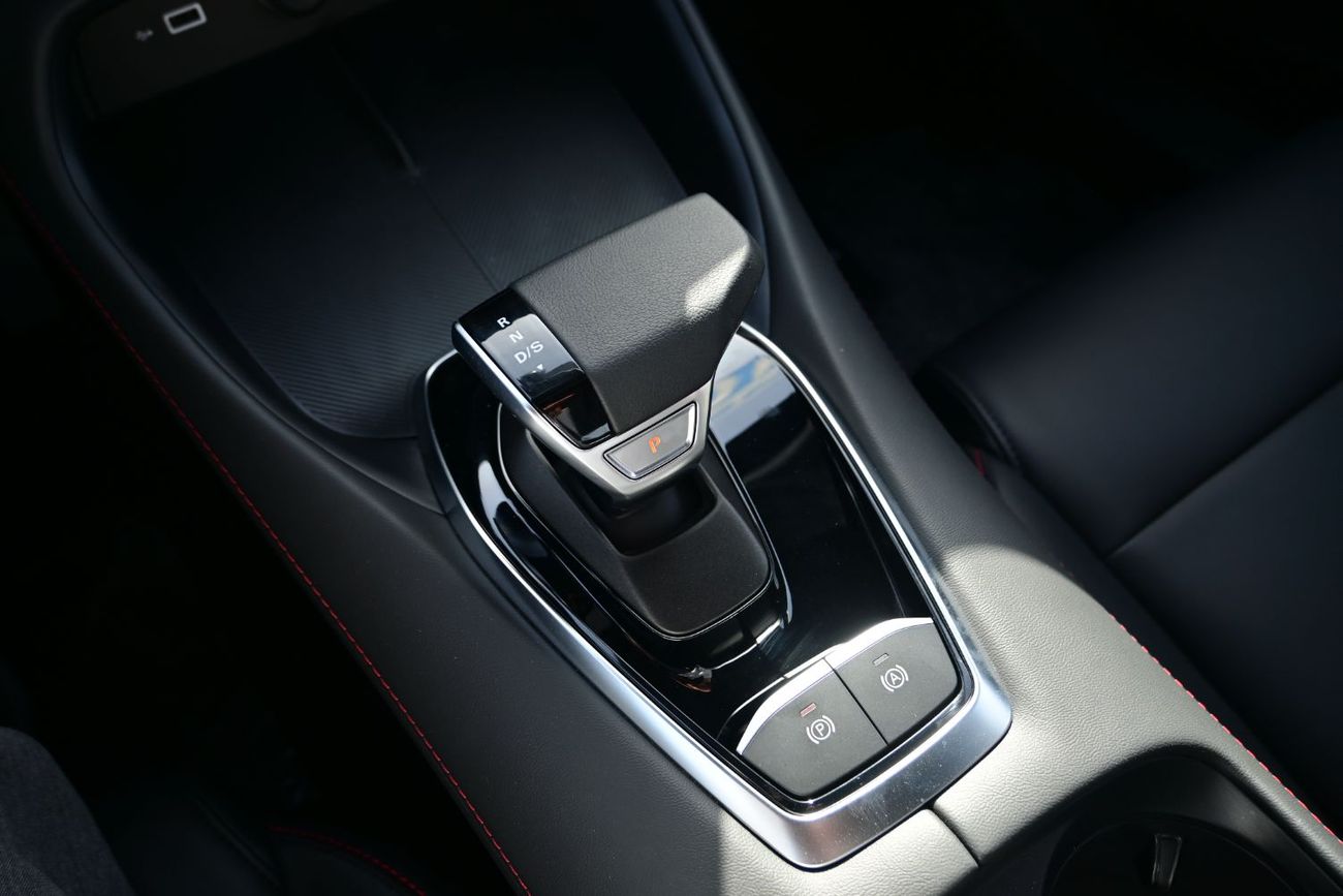 أم جي 5 MG5 1.5L Turbo, Petrol, FWD Model 2025 Color White