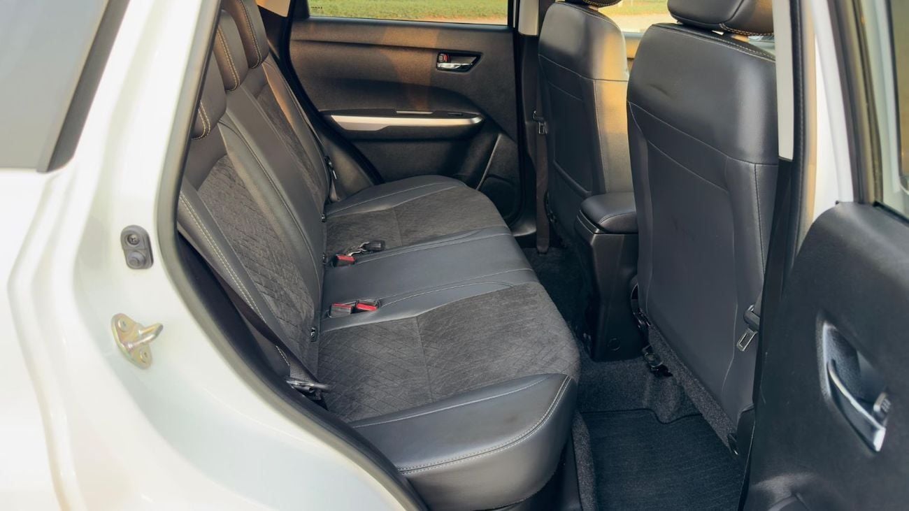 Suzuki Vitara PANORAMIC SUNROOF | CROSSOVER | 1.4L PETROL ENGINE | AT | RHD