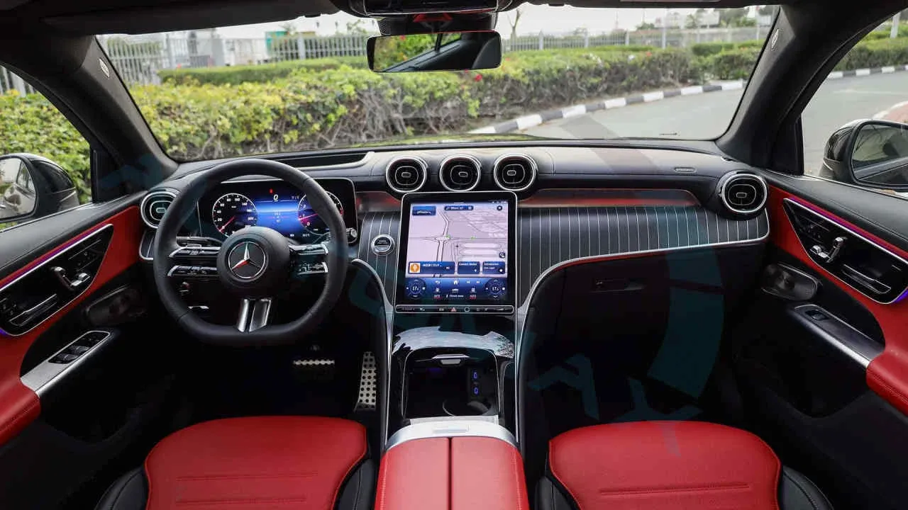 Mercedes-Benz GLC Coupe 43 AMG interior - Cockpit