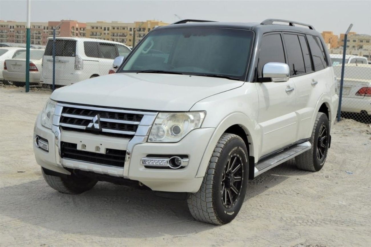 Mitsubishi Pajero Full option clean car