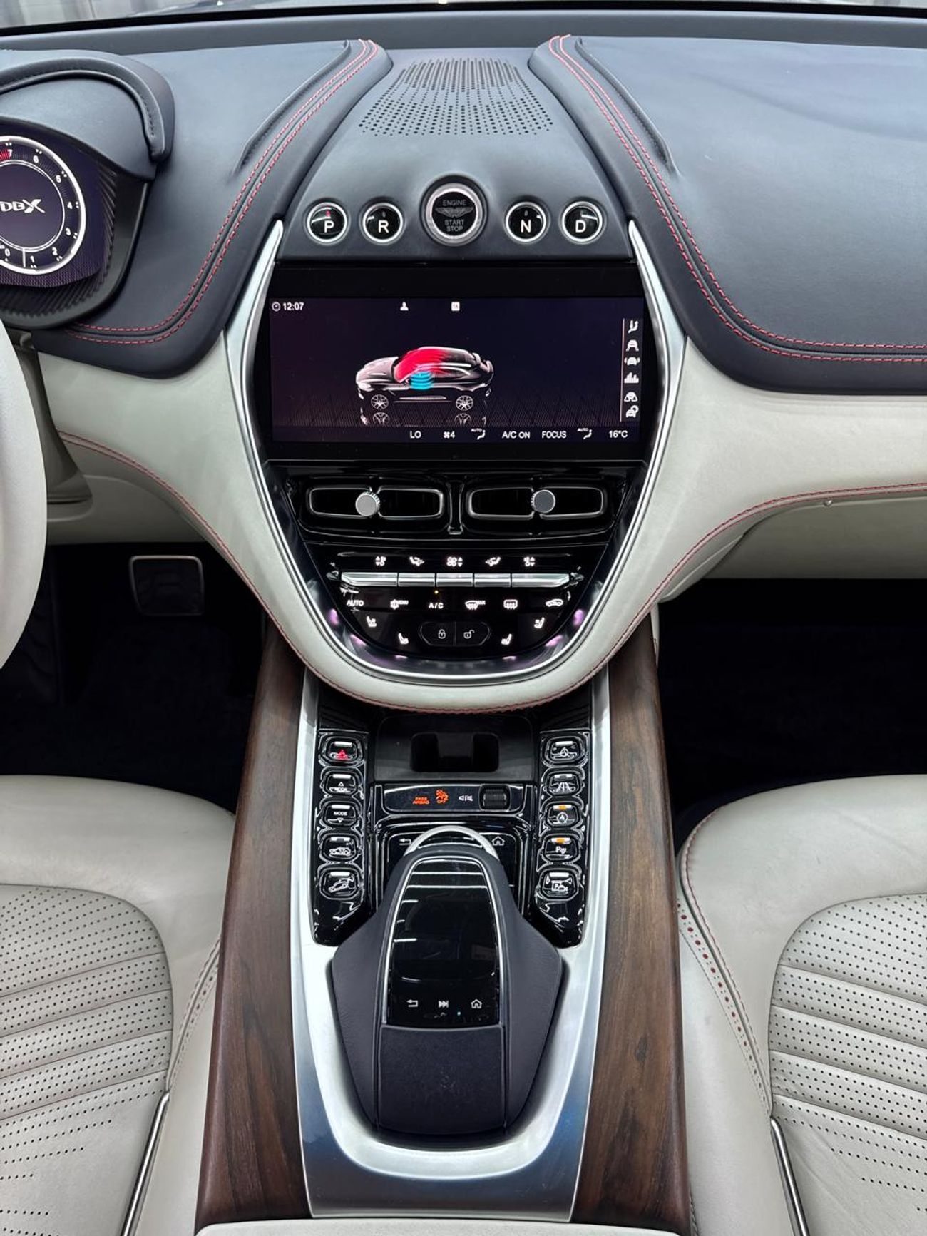 أستون مارتن DBX 2021 Aston Martin DBX 505, Feb 2027 Aston Martin Warranty, Fully Loaded, Very Low Kms, GCC