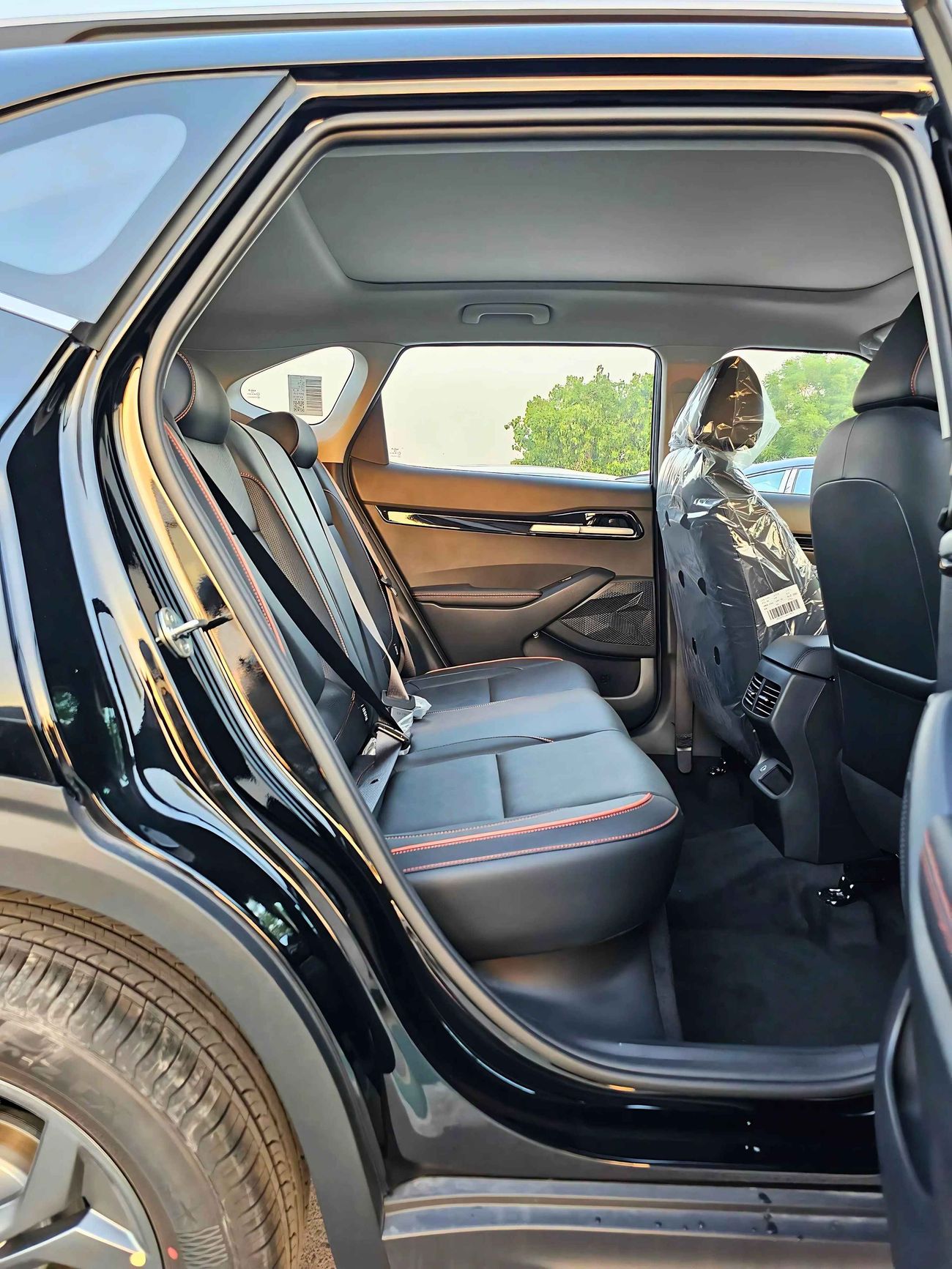 Kia Seltos 1.5L V4 PETROL / PUSH START / PANORAMIC ROOF / LEATHER SEATS (CODE # 69089)