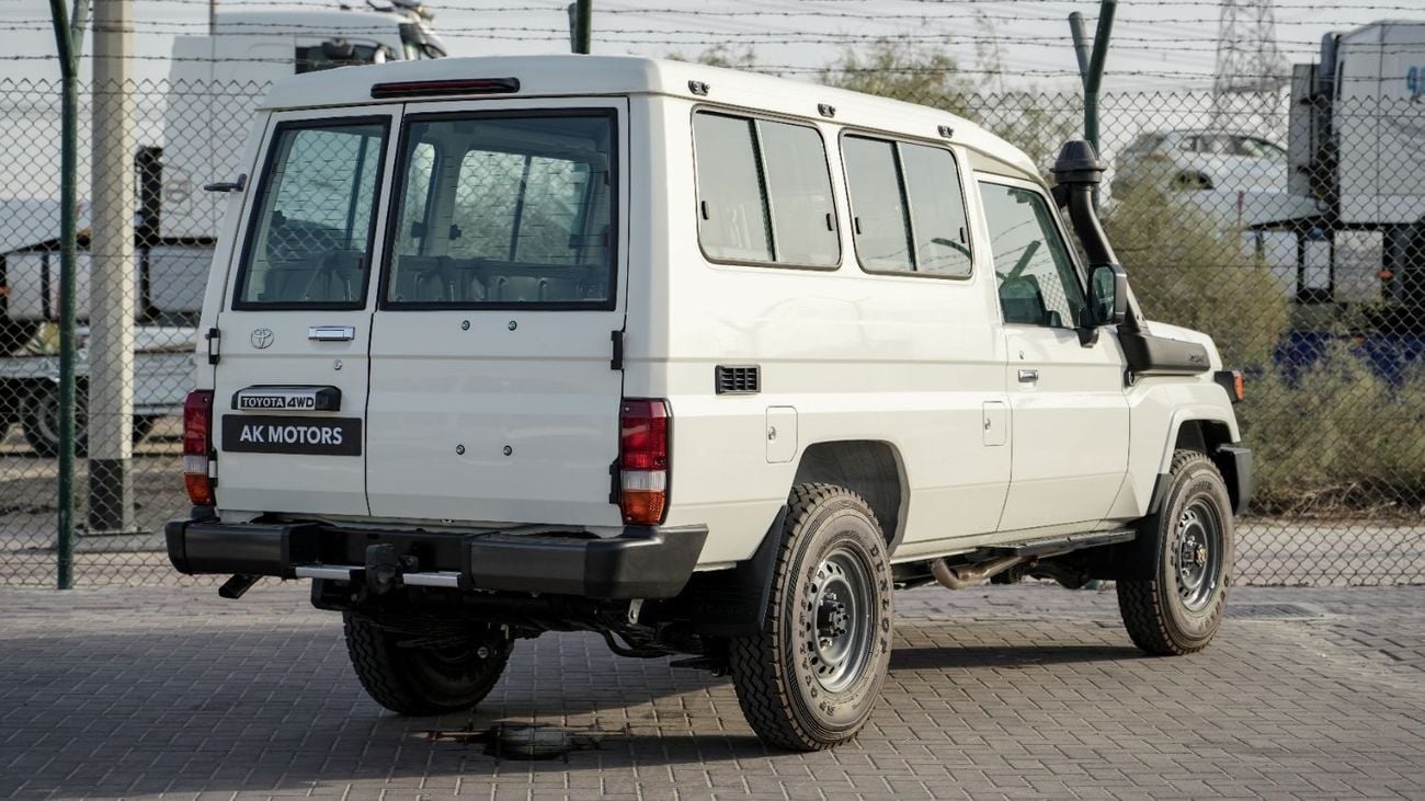Toyota Land Cruiser 70 Land Cruiser Hard Top V6 4.2L 2025 MY EXPORT