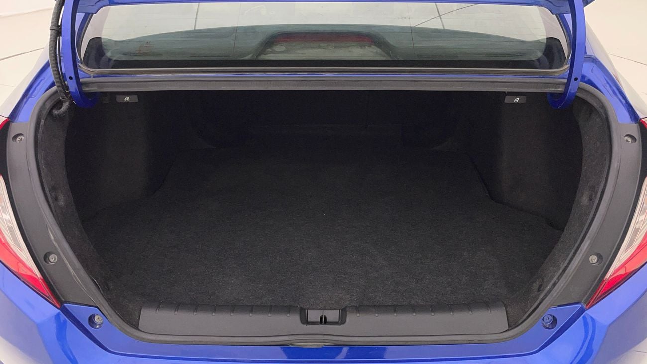 هوندا سيفيك LX SPORT 1.6 | بدون دفعة مقدمة | اختبار القيادة في المنزل