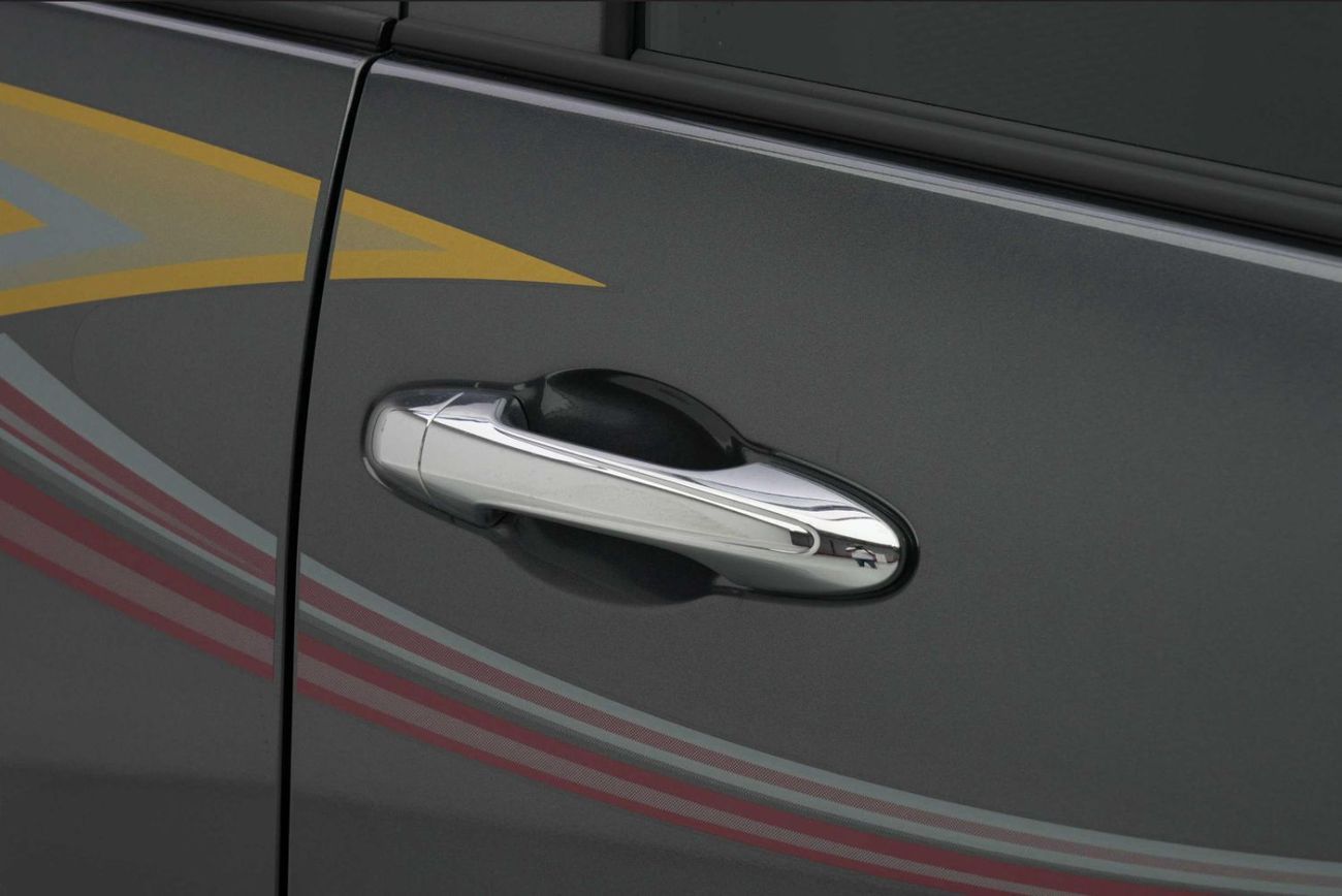 Toyota Hilux 2.4L 4X4 D/C STD(i) M/T DIESEL