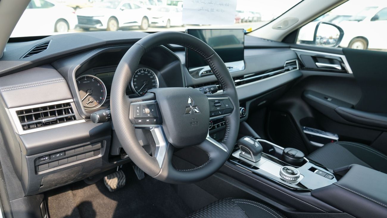 Mitsubishi Outlander Brand New 2026 Mitsubishi Outlander Medium Line (G05) 2.5L | 7-Seater SUV | GCC Spec | Export Only