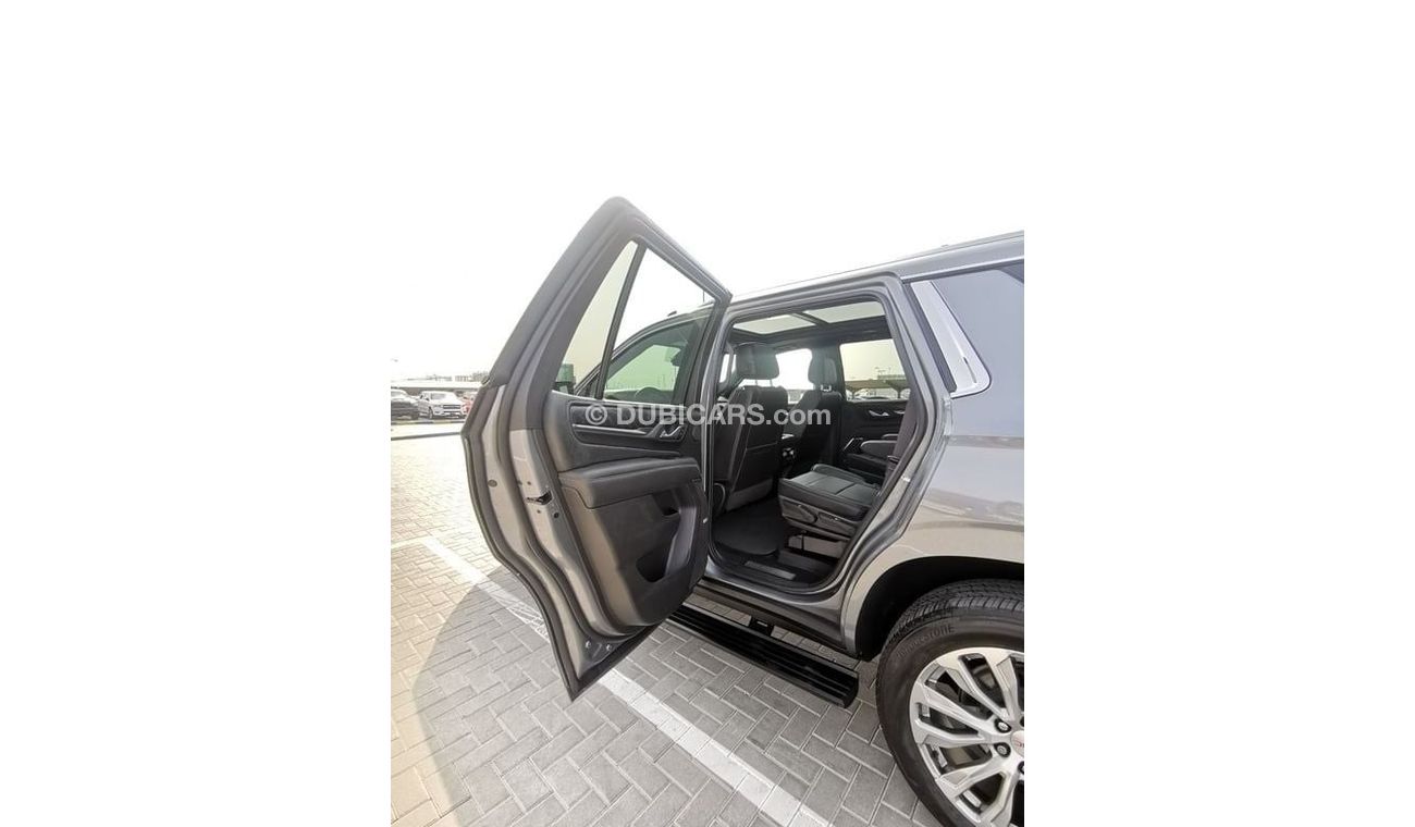 GMC Yukon GMC Denali ( Diesel ) - 2022- Silver