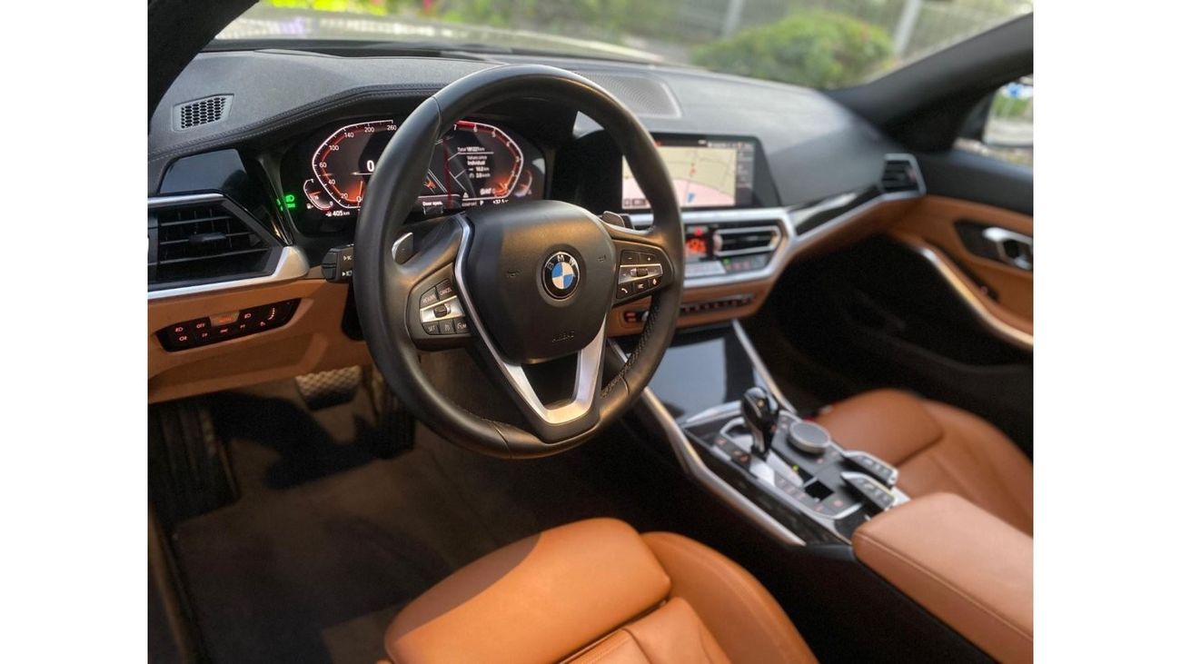 BMW 330i Exclusive GCC SPECS - TURBO CHARGE FULL SERVICE HISTORY - WELL MAINTAINED CAR