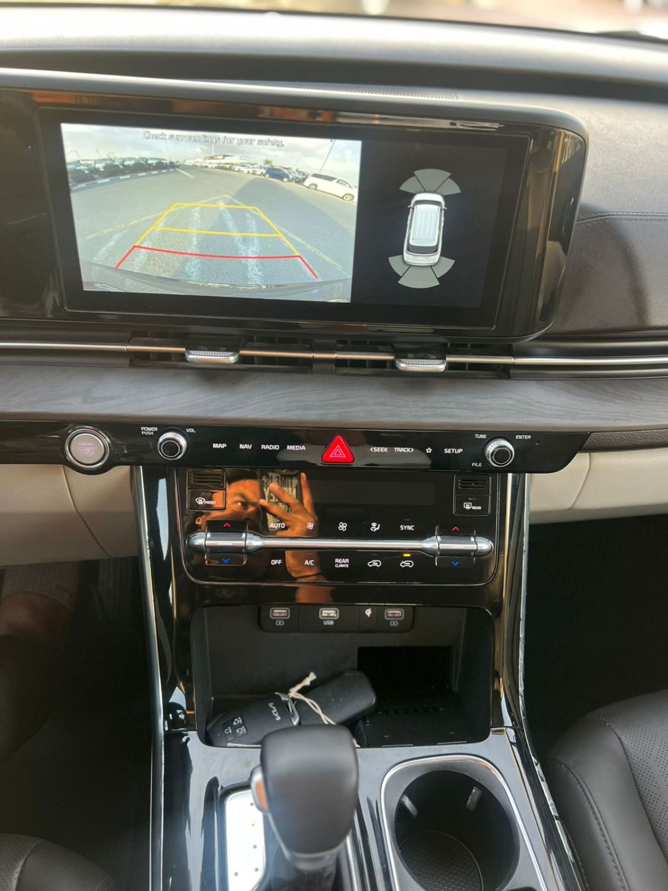 كيا كارنيفال 2022 Kia Carnival EX 3.5 V6 FWD- Full Option - 7 Seater - Front & Rear Radar Sensor - Trunk / Door F