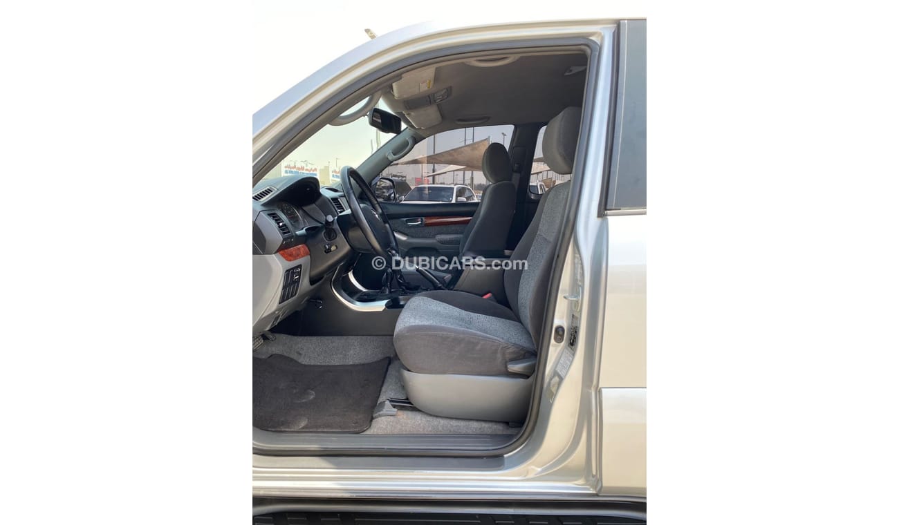 تويوتا برادو تويوتا برادو 2009 خليجي باب واحد بحاله ممتازه 4 سليندر