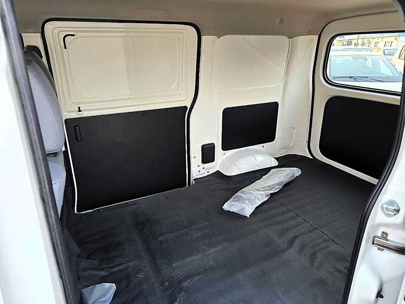 تويوتا لايت آيس TOYOTA LITEACE 1.5L PETROL VAN RWD 5 DOORS WHITE COLOR 2025 MODEL