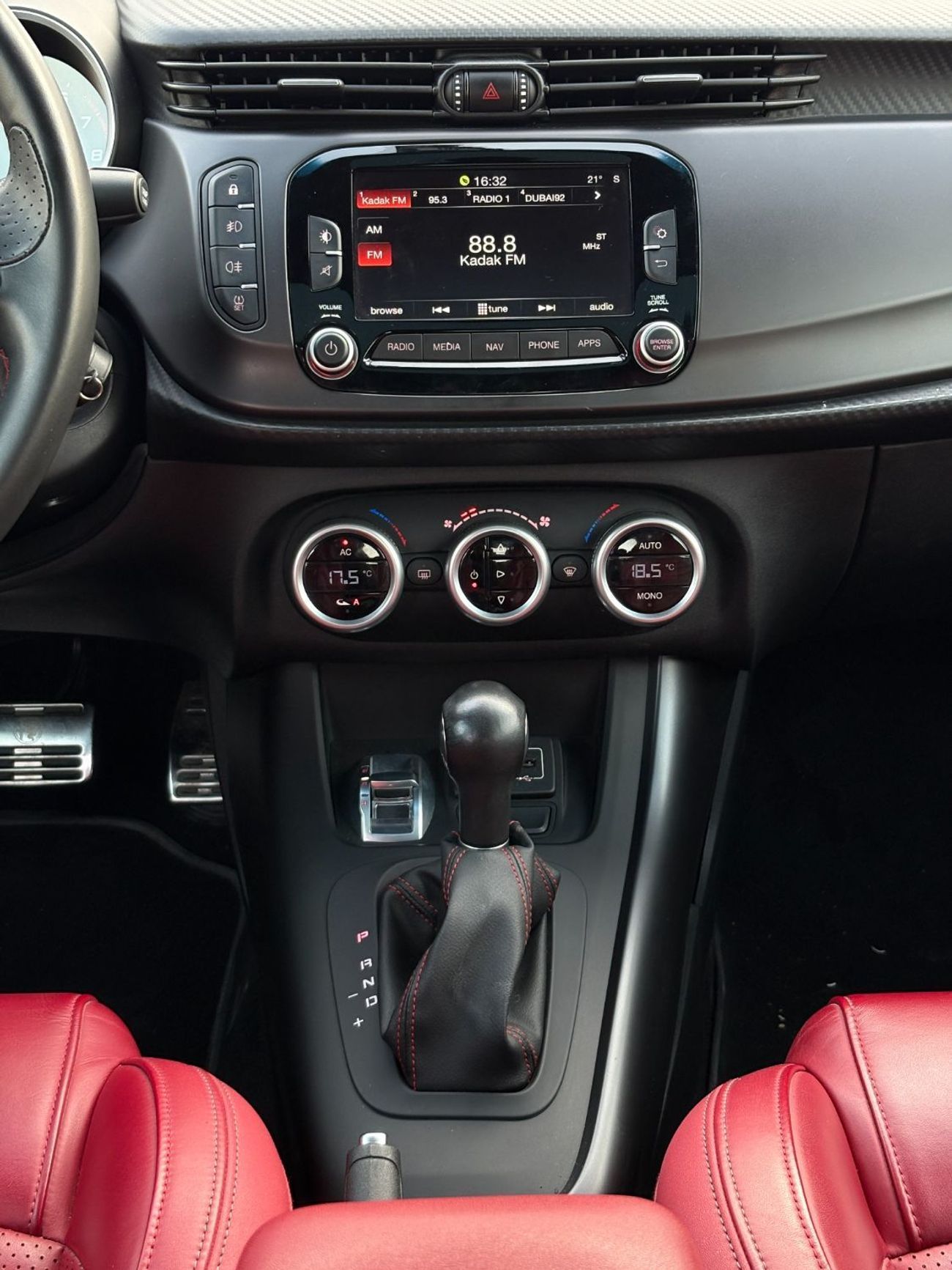 ألفا روميو جوليتا Veloce A/T | 2018 | GCC SPECS | Full Service History | AED 630 per month