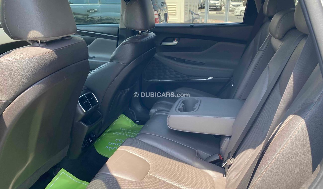 Hyundai Santa Fe Limited Full option 2.4L. V4