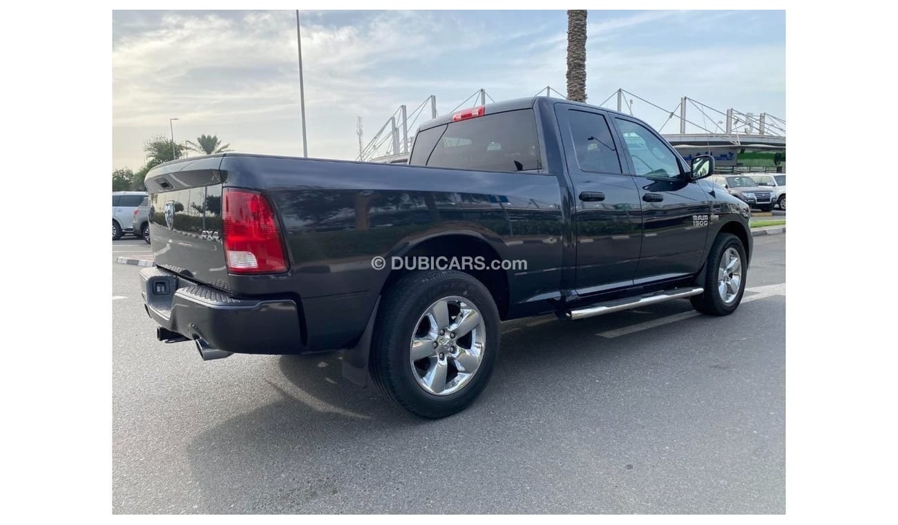 RAM 1500 Laramie Crew Cab AMERICAN SPEC NEAT AND CLEAN