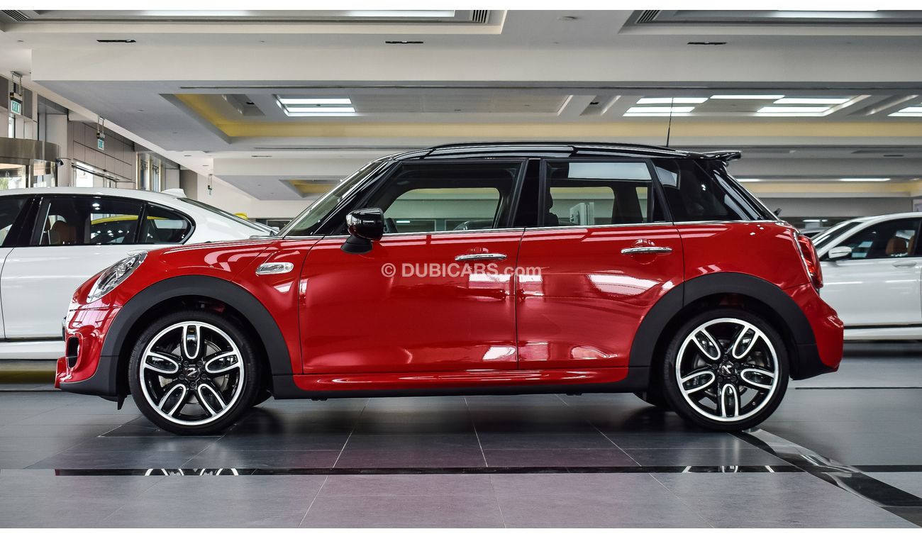 Mini Cooper S hatchback 5 doors with JCW kit