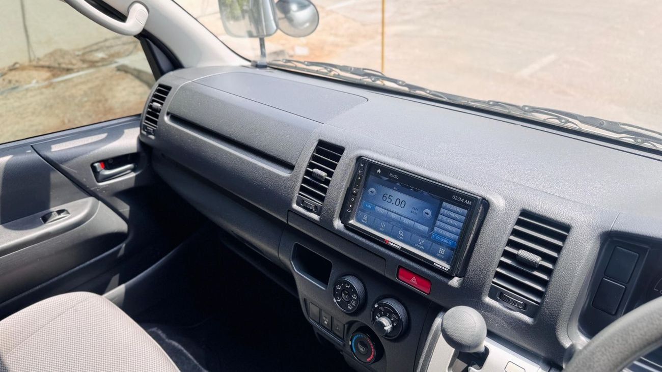 Toyota Hiace 13 SEATER | 2.0L PETROL ENGINE | AUTOMATIC TRANSMISSION | 2018