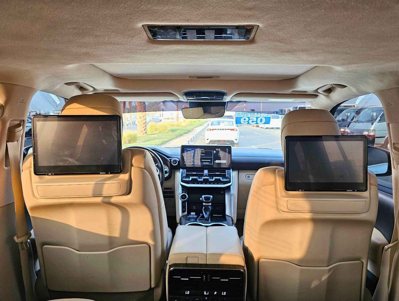 Toyota Land Cruiser VXR/ TWIN  TURBO 3.5/ RADAR/ FULL  OPTION/ LOW MILEAGE/  EXPORT ONLY / LOT#4007481