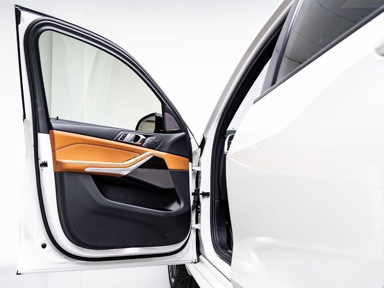 BMW X5 M50i 4.4L 2022 BMW X5 M50i, 2026 BMW Warranty + Service Contract, Low KMs, GCC