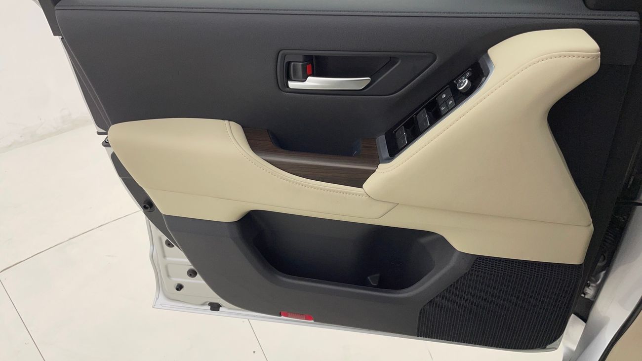 تويوتا لاند كروزر GXR 3.5 | بدون دفعة مقدمة | اختبار القيادة في المنزل