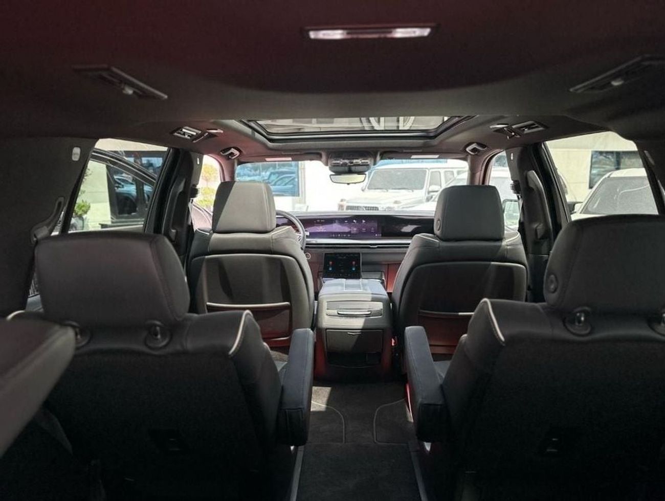 Cadillac Escalade Premium Luxury 6.2L AWD Cadillac Escalade Premium Luxury 2025 in Stock