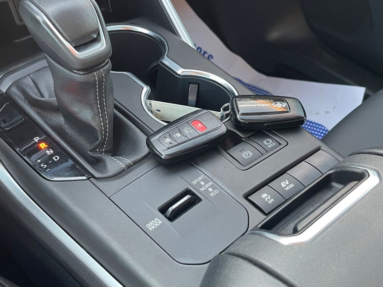 Toyota Highlander 2022 TOYOTA HIGHLANDER XLE HYBRID FULL OPTIONS IMPORTED FROM USA