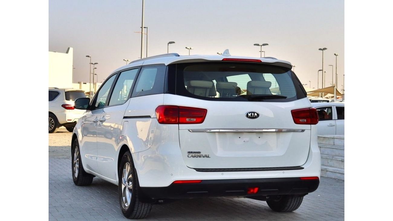 كيا كارنيفال L 2020 خليجي بحالة ممتازة بدون حوادث