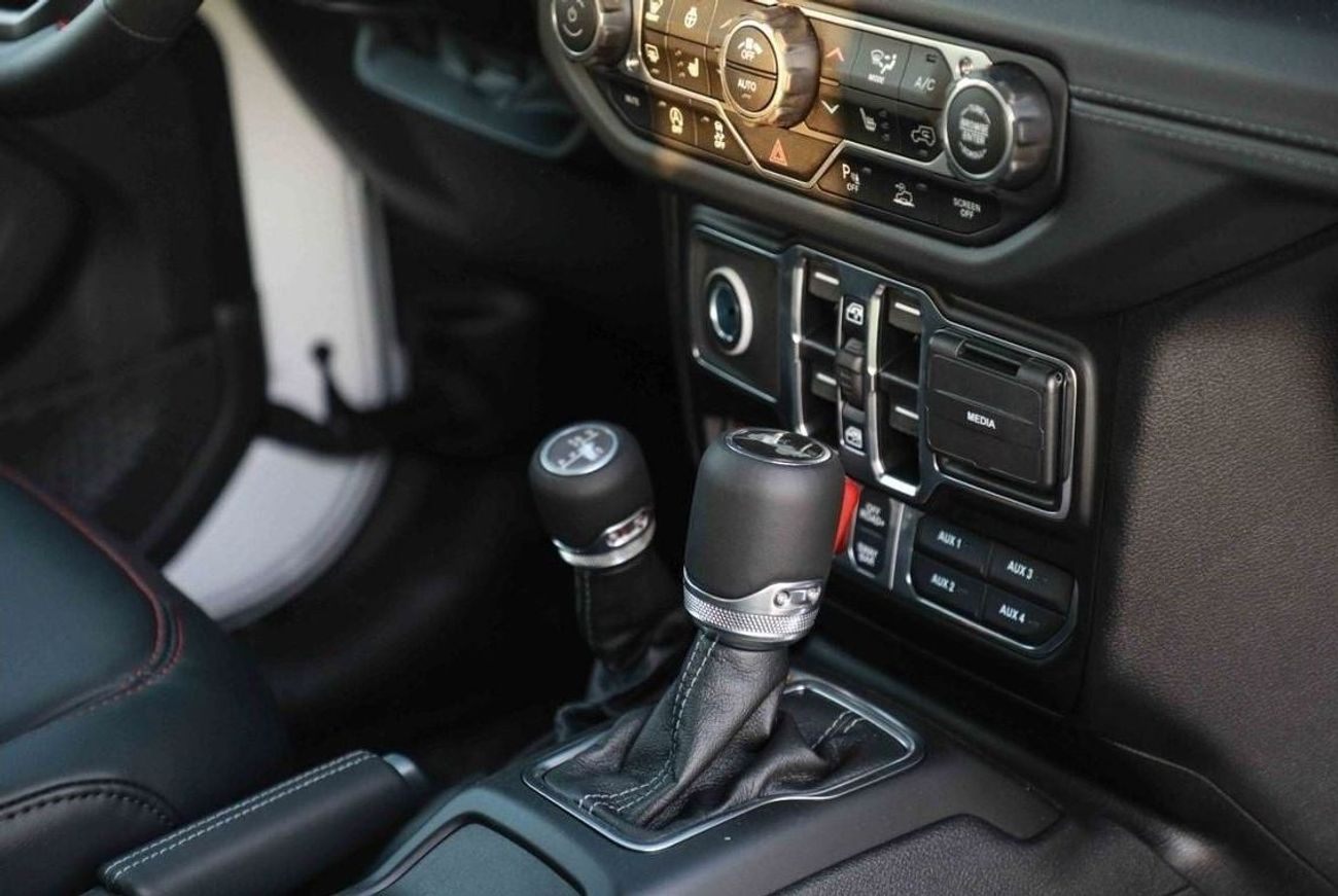 Jeep Wrangler 2024 Jeep Wrangler Rubicon Xtreme 2.0L Turbo – White inside Black & Red | Export Only