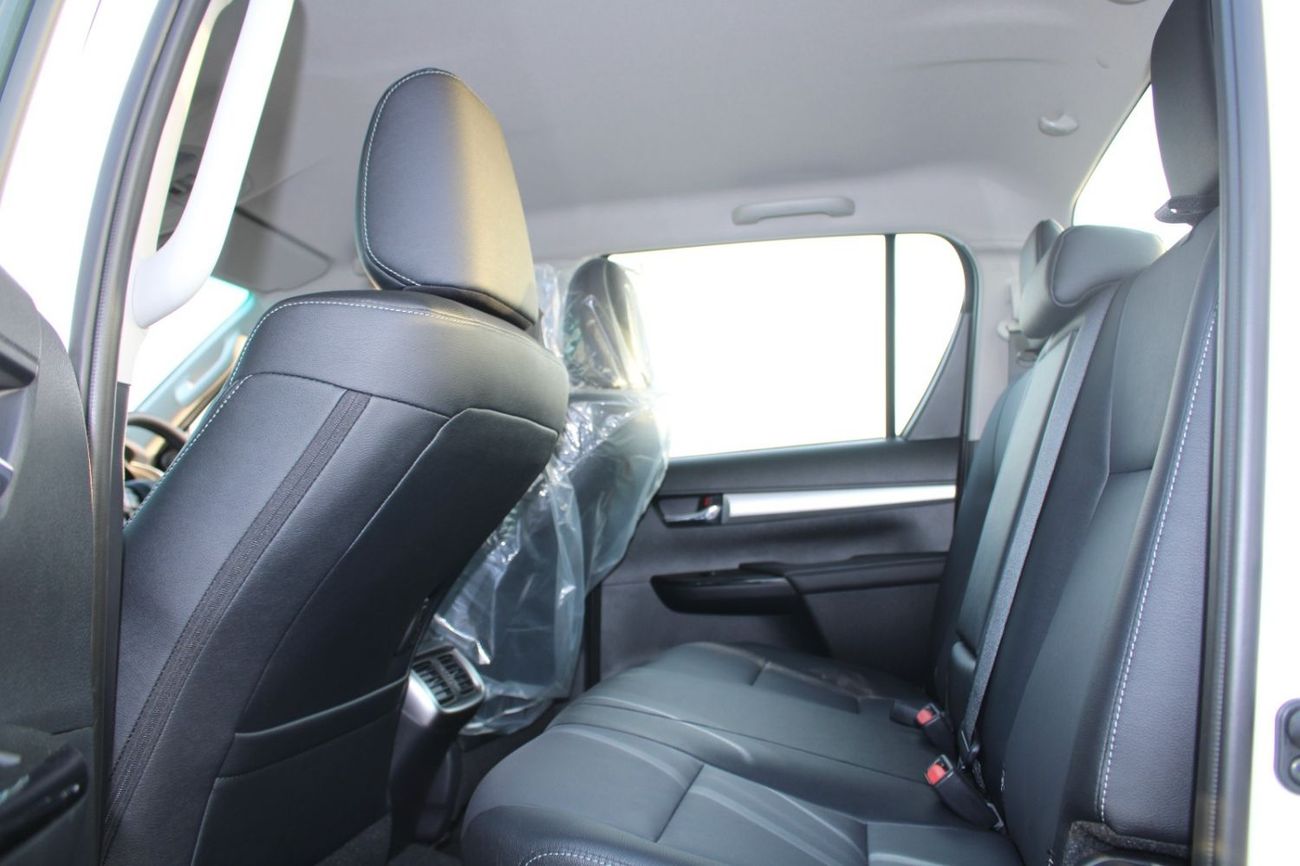 Toyota Hilux Toyota Hilux RHD 2.8L diesel engine white colour
