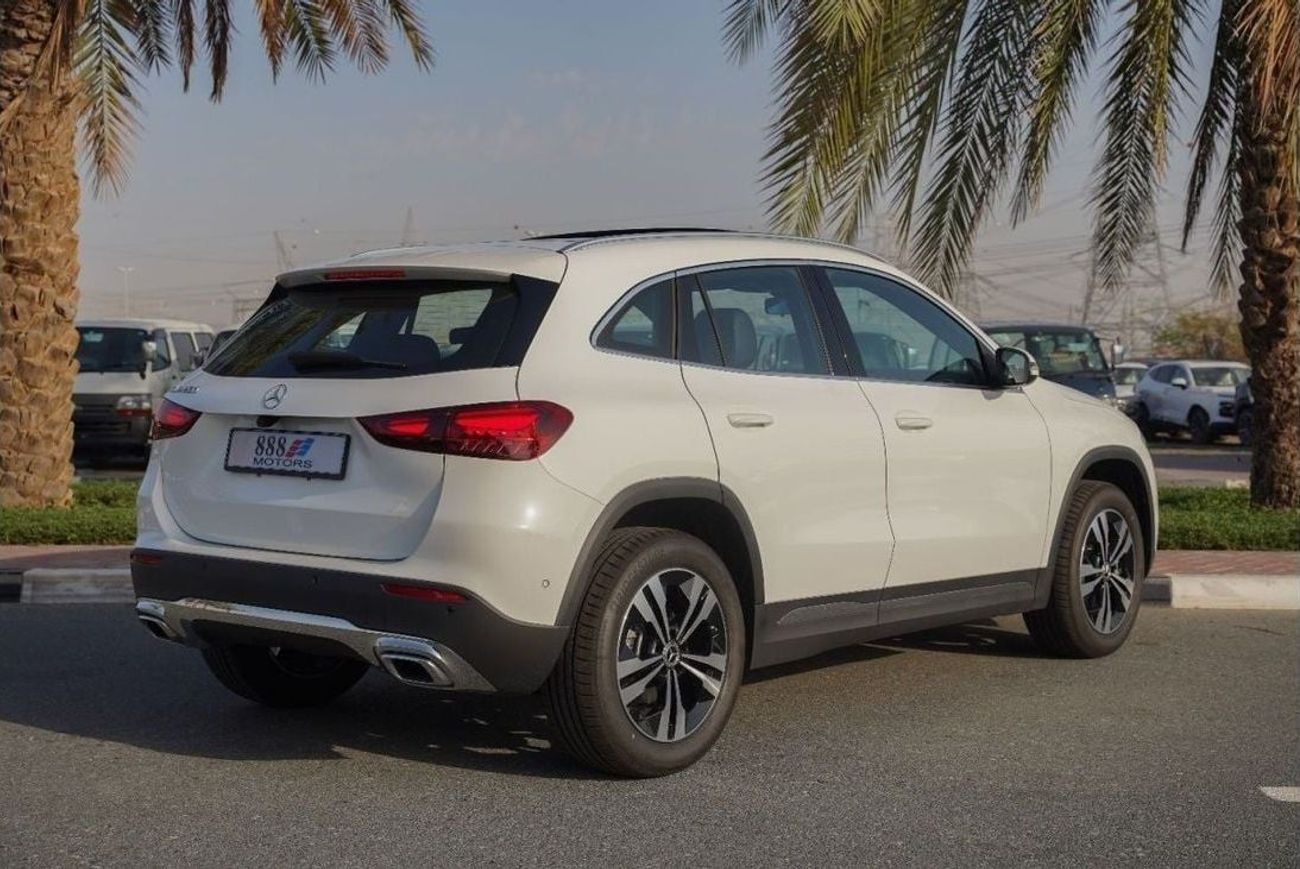 مرسيدس بنز GLA 200 2025 Mercedes-Benz Gla200 1.3 L with 360 Camera and ambient lighting