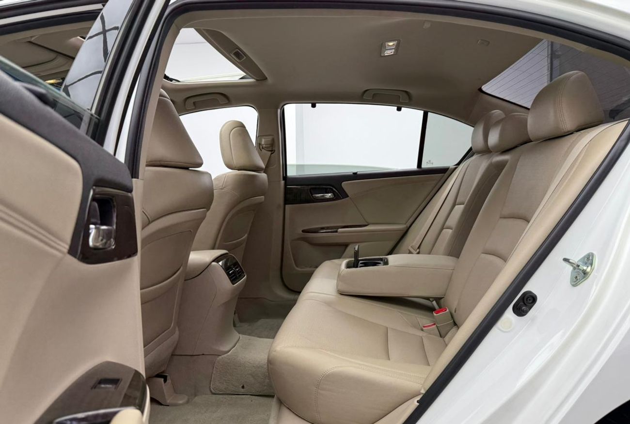 Honda Accord EX 3.5L 2016 Honda Accord V6 EX, Service History, Fully Loaded, Excellent Condition, GCC