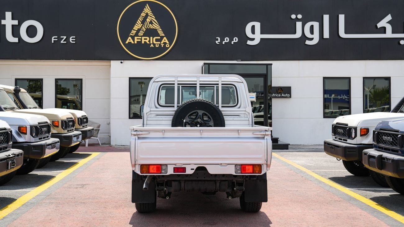 Toyota Land Cruiser Pick Up LC79 DC 4.5L V8 DSL 24YM FULL OPTIONS LC79 DC 4.5L V8 DSL 24 YM