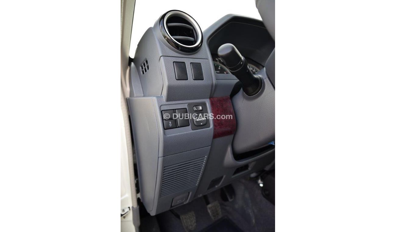 Toyota Land Cruiser 70 DLX  V8 4.5L Turbo Diesel 4wd Manual Transmission