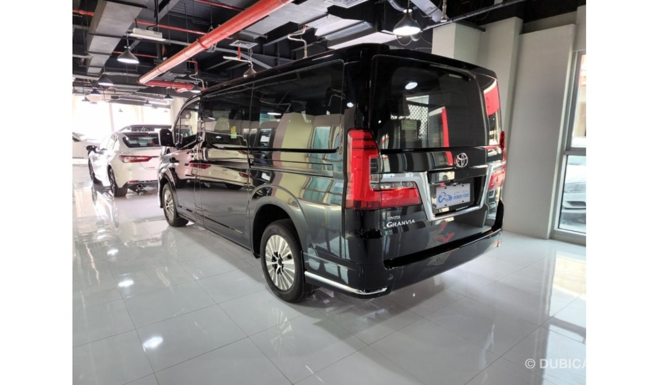 تويوتا جرافينا Toyota Granvia 2.8L Diesel Luxury Versionz