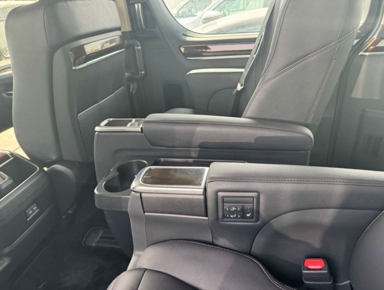 Toyota Granvia PREMIUM 3.5L PETROL 2023