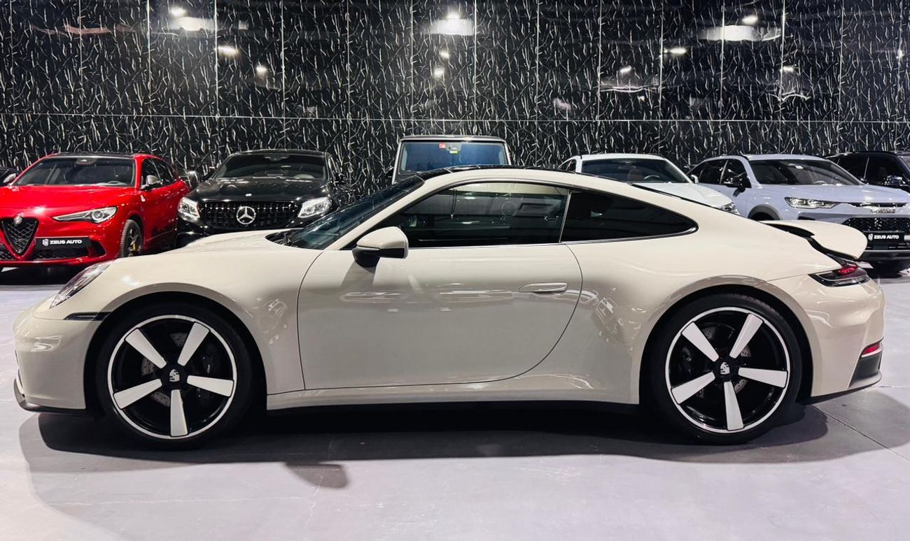 Porsche 911 Carrera 3.0L (380 HP) Coupe 2025 Porsche 911 Carrera, Eur Specs with international War till Nov 2027